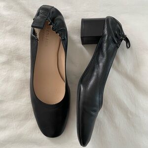 Everlane Black Flats with Minimalist Design